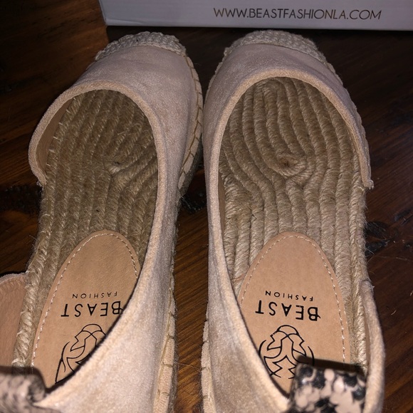 Taupe Beast Fashion Nova flats - Picture 3 of 7